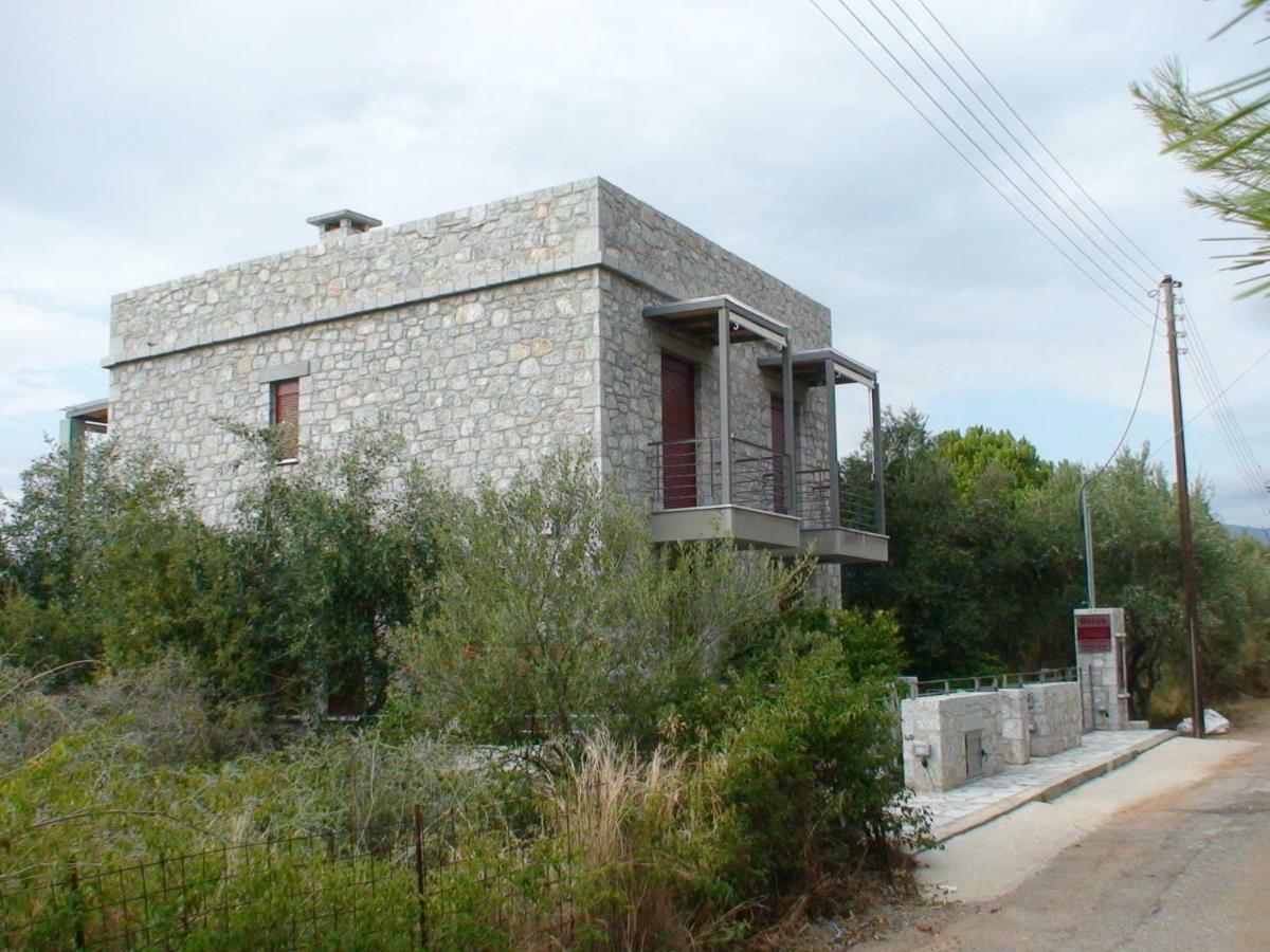 Thelgi Vila Calamata Exterior foto