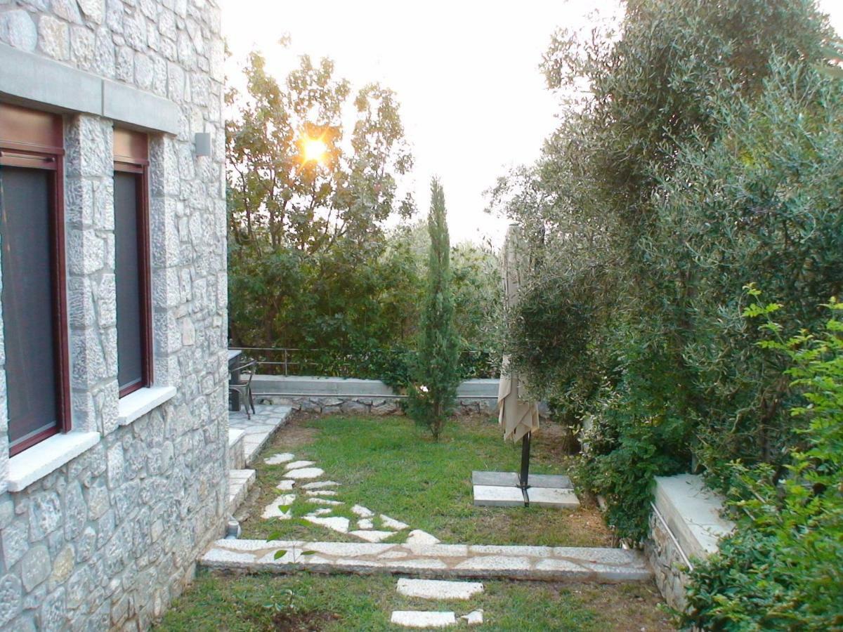 Thelgi Vila Calamata Exterior foto
